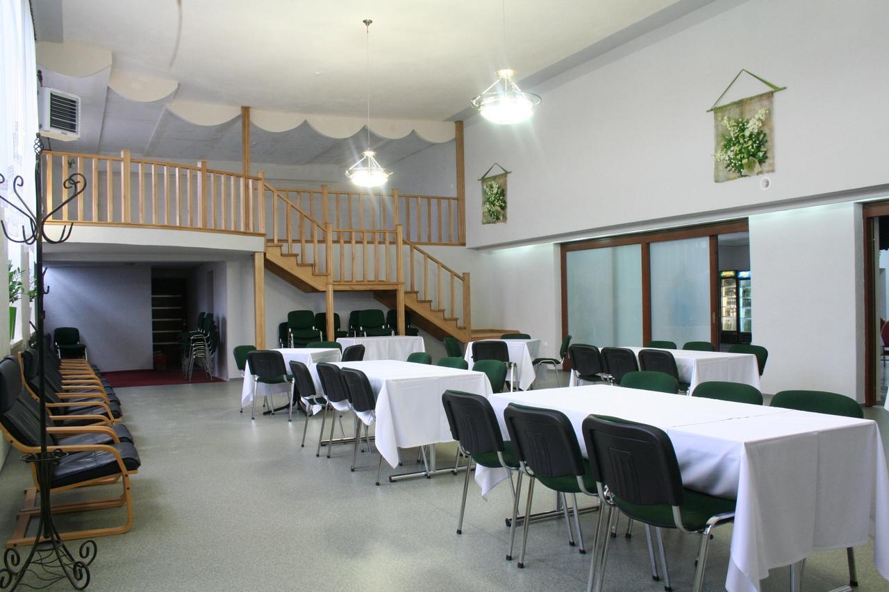 Hotel Helikon Yanoshi Extérieur photo