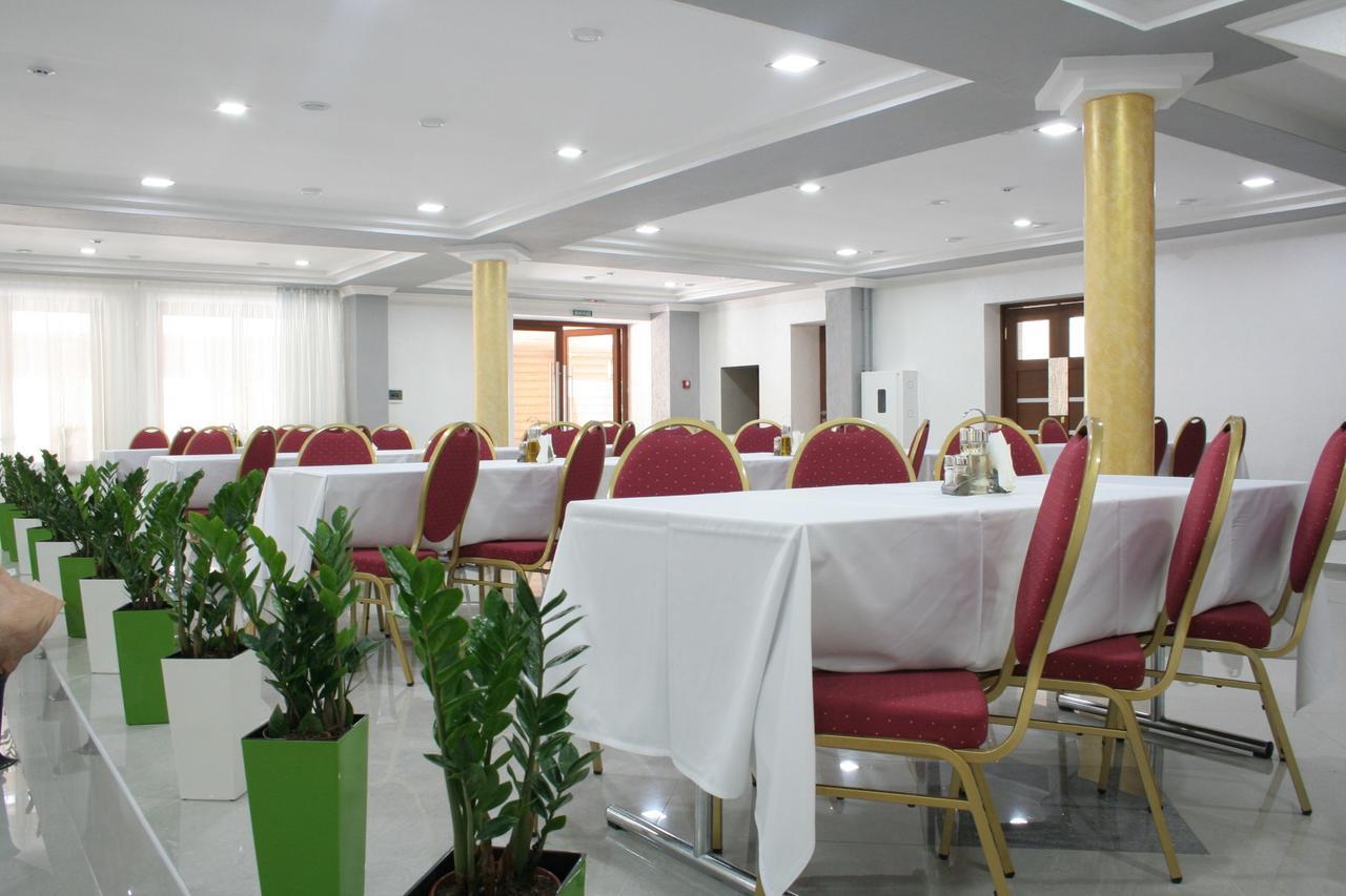 Hotel Helikon Yanoshi Extérieur photo